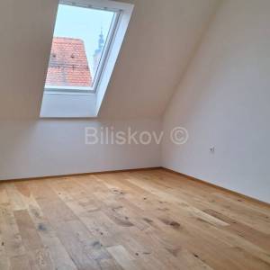 Prodaja, Varaždin, Centar, trosoban stan, 2. kat, novoadaptirana kuća