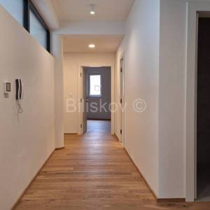 Prodaja, Varaždin, Centar, trosoban stan, 1.kat, novoadaptirana kuća