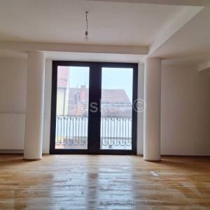 Prodaja, Varaždin, Centar, trosoban stan, 1.kat, novoadaptirana kuća