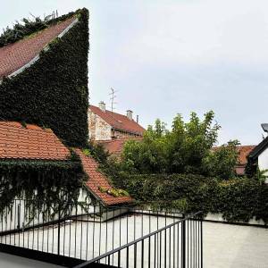 Prodaja, Varaždin, Centar,adaptirana starinska kuća u nizu,open space