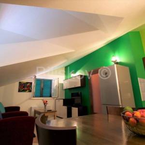 Prodaja, Vodice, dva samostojeća apartmanska objekta