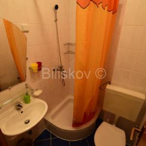 Prodaja, Vodice, dva samostojeća apartmanska objekta