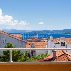 Prodaja, Vodice, dva samostojeća apartmanska objekta