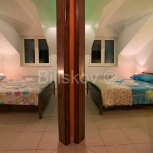 Prodaja, Vodice, dva samostojeća apartmanska objekta