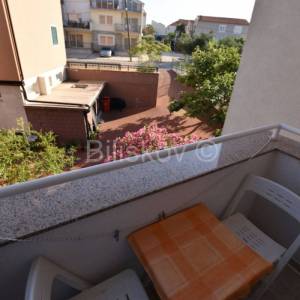 Prodaja, Vodice, dva samostojeća apartmanska objekta