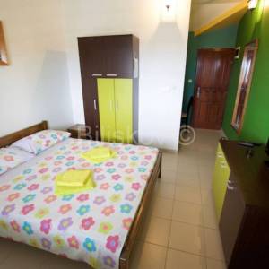 Prodaja, Vodice, dva samostojeća apartmanska objekta