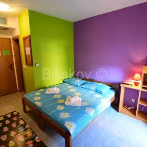 Prodaja, Vodice, dva samostojeća apartmanska objekta