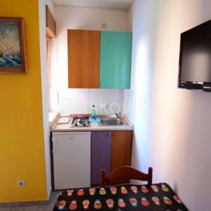 Prodaja, Vodice, dva samostojeća apartmanska objekta