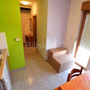 Prodaja, Vodice, dva samostojeća apartmanska objekta