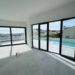 Prodaja, Vodice, novoizgrađen dvojni objekt, 2 etaže, vrt, bazen