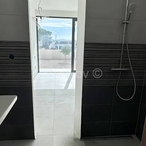 Prodaja, Vodice, novoizgrađen dvojni objekt, 2 etaže, vrt, bazen