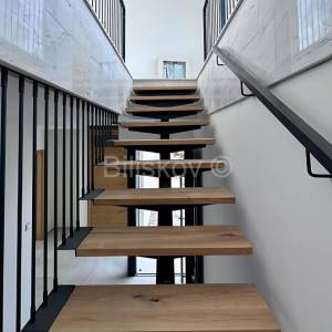 Prodaja, Vodice, novoizgrađen dvojni objekt, 2 etaže, vrt, bazen