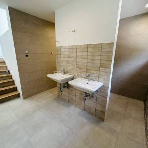 Prodaja, Vodice, novoizgrađen dvojni objekt, 2 etaže, vrt, bazen