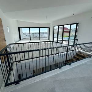 Prodaja, Vodice, novoizgrađen dvojni objekt, 2 etaže, vrt, bazen