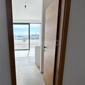 Prodaja, Vodice, novoizgrađen dvojni objekt, 2 etaže, vrt, bazen