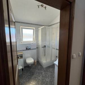 Prodaja, Vodice, prekrasna kuća s velikom okućnicom, garaža