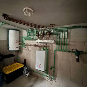 Prodaja, Vodice, prekrasna kuća s velikom okućnicom, garaža