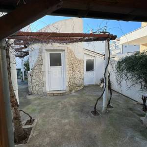 Prodaja, Vodice, prekrasna kuća s velikom okućnicom, garaža