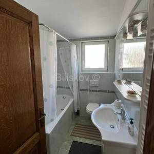 Prodaja, Vodice, prekrasna kuća s velikom okućnicom, garaža