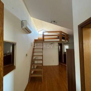 Prodaja, Vodice, prekrasna kuća s velikom okućnicom, garaža