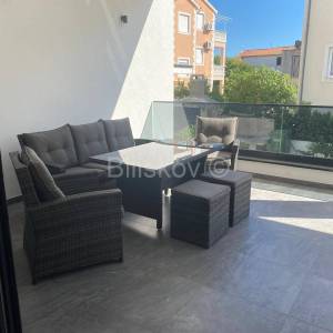 Prodaja, Vodice, Srima, stambeni  objekt sa 5 apartmana