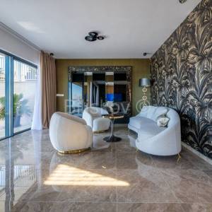 Prodaja, Zadar, luksuzna villa, bazen, prvi red do mora 