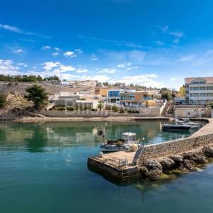 Prodaja, Zadar, luksuzna villa, bazen, prvi red do mora 