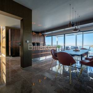 Prodaja, Zadar, luksuzna villa, bazen, prvi red do mora 