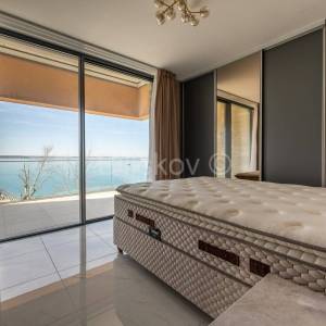 Prodaja, Zadar, luksuzna villa, bazen, prvi red do mora 