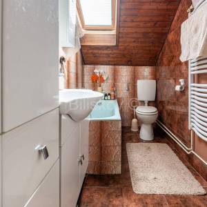 Prodaja, Zagreb, blizina Vinogradske, prostrana trokatnica, okućnica