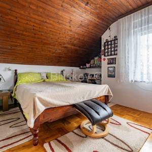 Prodaja, Zagreb, blizina Vinogradske, prostrana trokatnica, okućnica