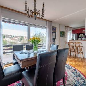 Prodaja, Zagreb, blizina Vinogradske, prostrana trokatnica, okućnica