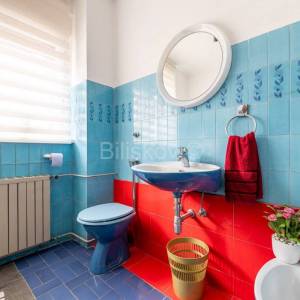 Prodaja, Zagreb, blizina Vinogradske, prostrana trokatnica, okućnica