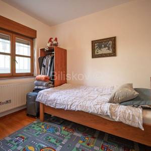 Prodaja, Zagreb, Borčec, prekrasna kuća na tri etaže, terasa, garaža