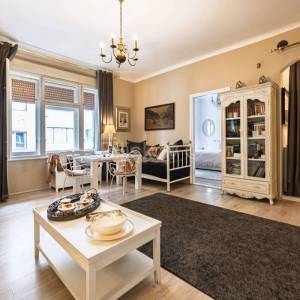 Prodaja, Zagreb, Centar, građanski stan, 1. kat, parking