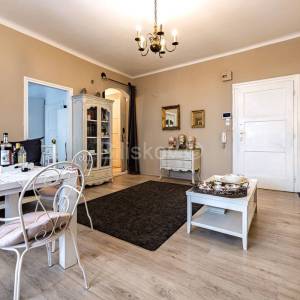 Prodaja, Zagreb, Centar, građanski stan, 1. kat, parking