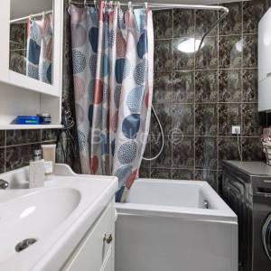 Prodaja, Zagreb, Donja Kustošija, šesterosoban dvoetažni stan