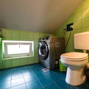 Prodaja, Zagreb, Donja Kustošija, šesterosoban dvoetažni stan