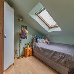 Prodaja, Zagreb, Donja Kustošija, šesterosoban dvoetažni stan