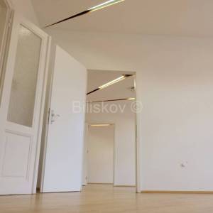 Prodaja, Zagreb, Donji grad, vrhunski peterosoban stan, 2. kat, lift