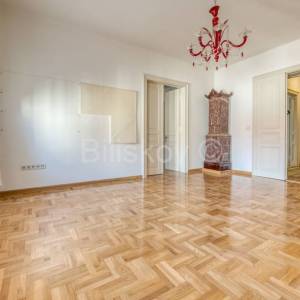 Prodaja, Zagreb, Donji grad, četverosoban stan, balkon