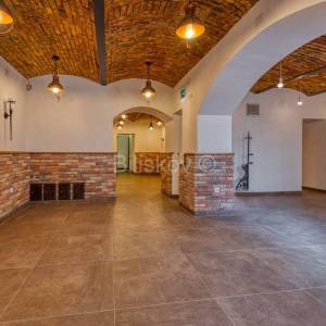 Prodaja, Zagreb, Donji grad, Tomislavov trg, restoran