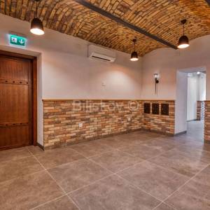 Prodaja, Zagreb, Donji grad, Tomislavov trg, restoran