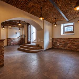 Prodaja, Zagreb, Donji grad, Tomislavov trg, restoran