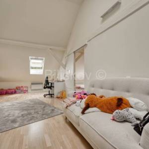 Prodaja, Zagreb, Gornji Grad,luksuzno uređen sedmerosobni stan