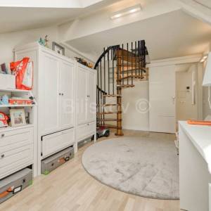 Prodaja, Zagreb, Gornji Grad,luksuzno uređen sedmerosobni stan