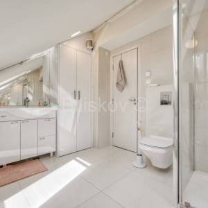 Prodaja, Zagreb, Gornji Grad,luksuzno uređen sedmerosobni stan