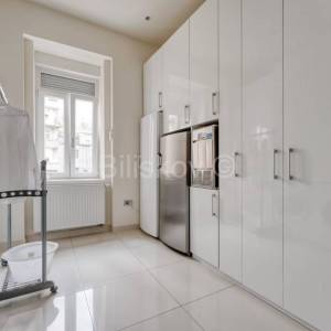 Prodaja, Zagreb, Gornji Grad,luksuzno uređen sedmerosobni stan