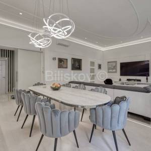 Prodaja, Zagreb, Gornji Grad,luksuzno uređen sedmerosobni stan