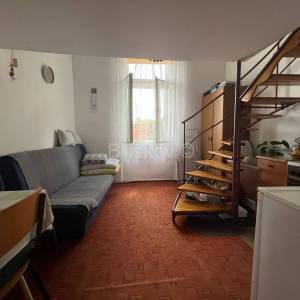 Prodaja, Zagreb, Gornji grad, 2 odvojena stana